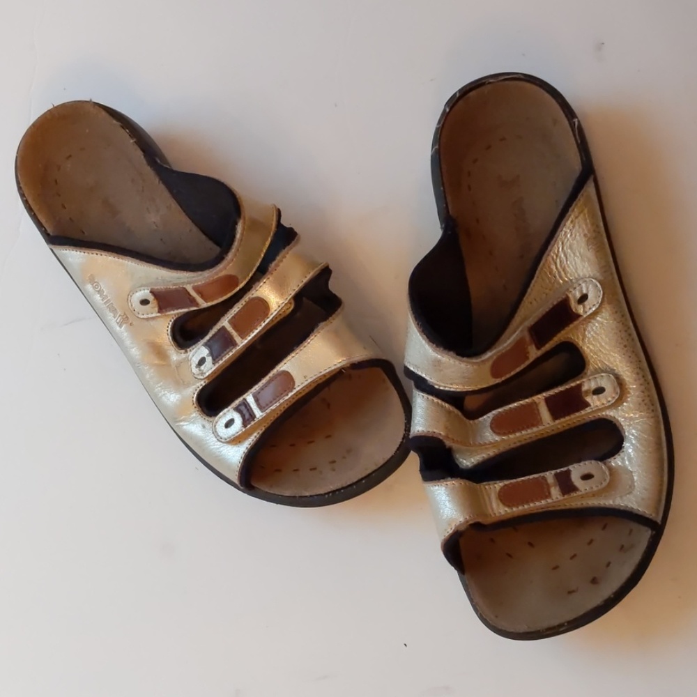 Romika silver sandals w 3 straps/sandals-sz 9
